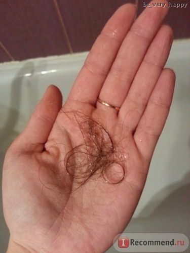 Выпавшие во время мытья волосы
