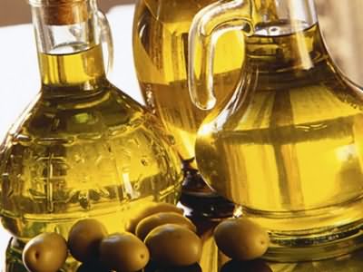 Оливковое масло смягчает действие корицы на кожу головы