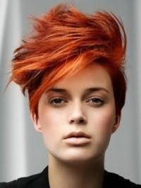Эффектная креативная стрижка для коротких волос ярко-рыжего оттенка
