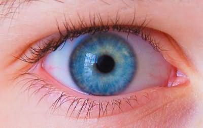 глаза голубого цвета