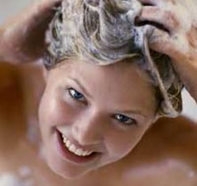 Не только правильно подобранный шампунь и бальзам влияет на состояние волос, но и вода
