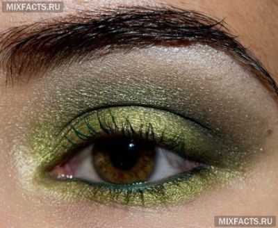 макияж для темных глаз зелеными тенями