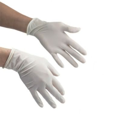 Обязательно защищайте кожу рук перчатками!