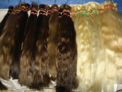 Волосы для наращивания закупают у тех, кому надоели длинные пряди