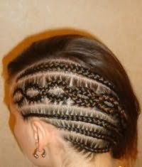 Прическа с афрокосичками на короткие волосы