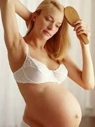 Чаще всего женщина лишается части шевелюры во время беременности или после нее