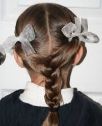 Прическа с плетением для средних волос