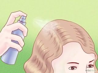 Прическа холодная волна. Шаг 11: Используйте лак для волос для фиксации укладки.