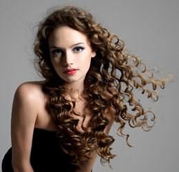 Безопасная завивка волос – шелковый или кератиновый метод